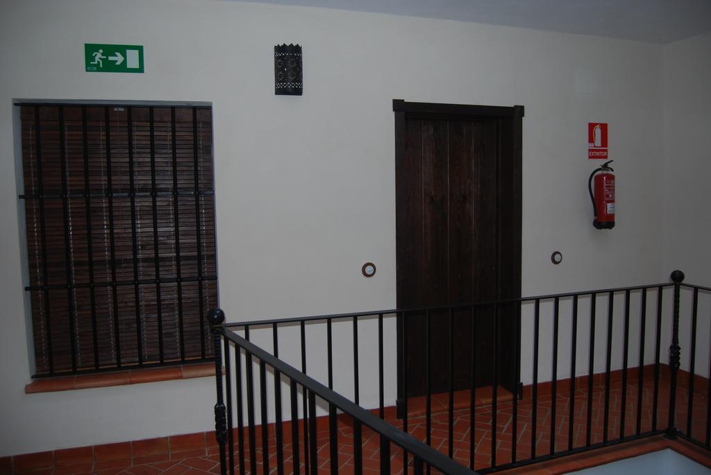 Apartamentos Bodeguetas Constantina Room photo